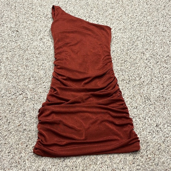 Lucy in the Sky Ruched One Shoulder Mini Dress Rust Red Sz XS - Picture 6 of 7